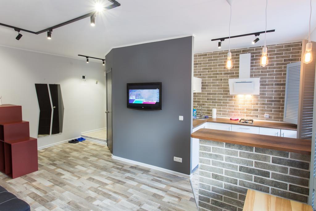 Loft Apartment Near Botanical Garden ハルキウ エクステリア 写真