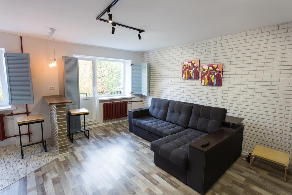 Loft Apartment Near Botanical Garden ハルキウ エクステリア 写真