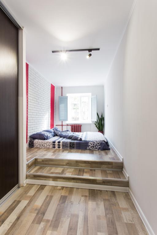 Loft Apartment Near Botanical Garden ハルキウ エクステリア 写真