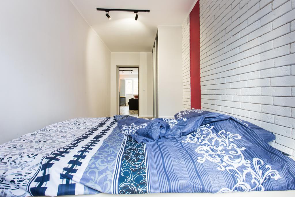 Loft Apartment Near Botanical Garden ハルキウ エクステリア 写真
